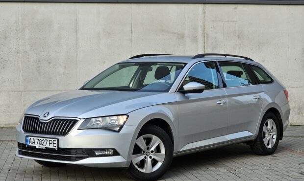 Миниатюра Skoda Superb 2016