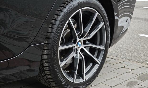 Миниатюра 10 BMW 3 2022/2024