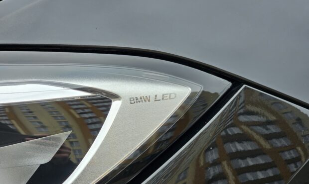 Миниатюра 11 BMW 3 2022/2024