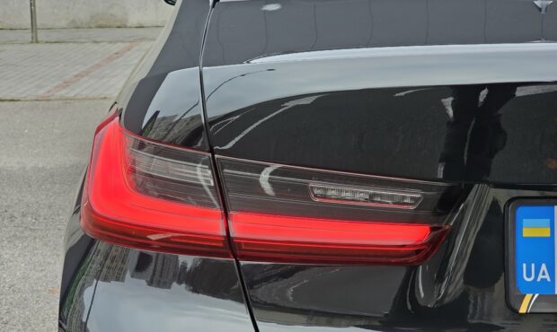 Миниатюра 12 BMW 3 2022/2024