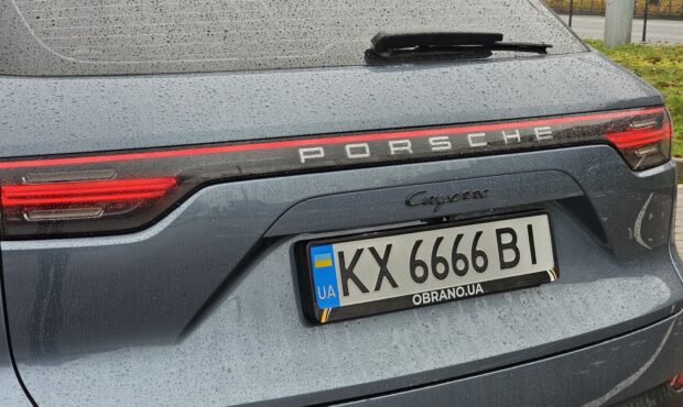 Мініатюра 13 Porsche Cayenne 2018