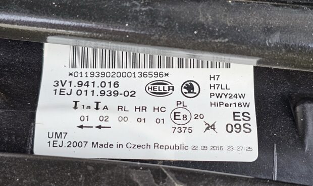 Миниатюра 15 Skoda Superb 2016