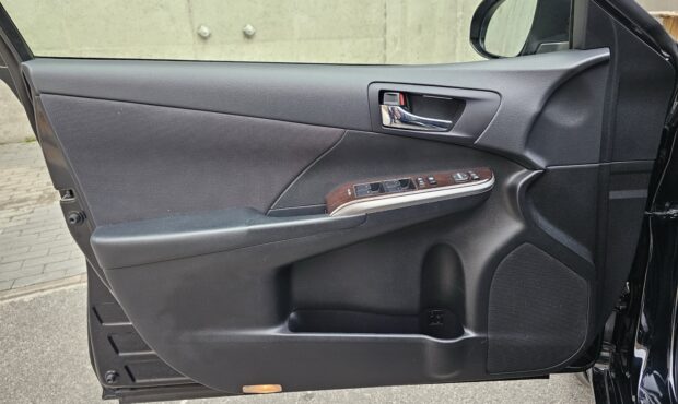 Мініатюра 19 Toyota Camry 2017