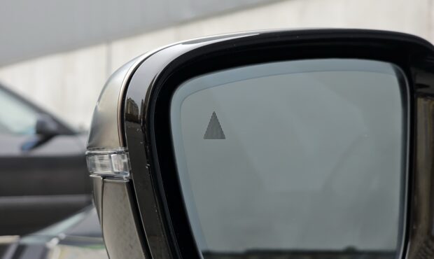 Миниатюра 19 BMW M550i xDrive 2019 4.4