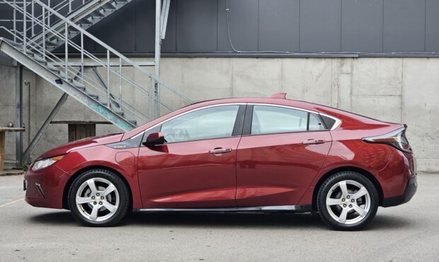 Мініатюра 2 Chevrolet Volt 2016 Plug-in Hybrid