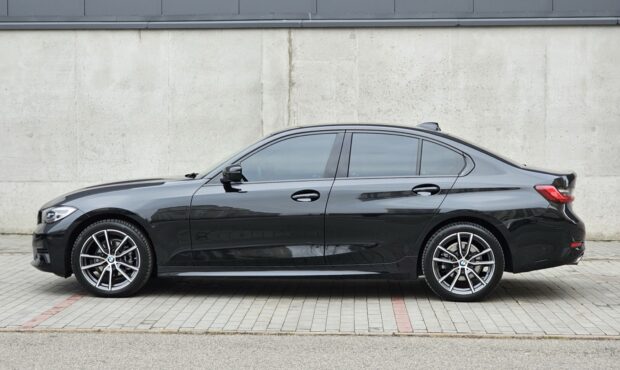 Миниатюра 2 BMW 3 2022/2024