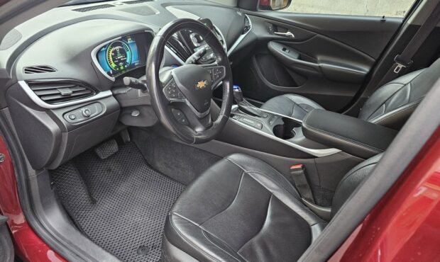 Мініатюра 20 Chevrolet Volt 2016 Plug-in Hybrid