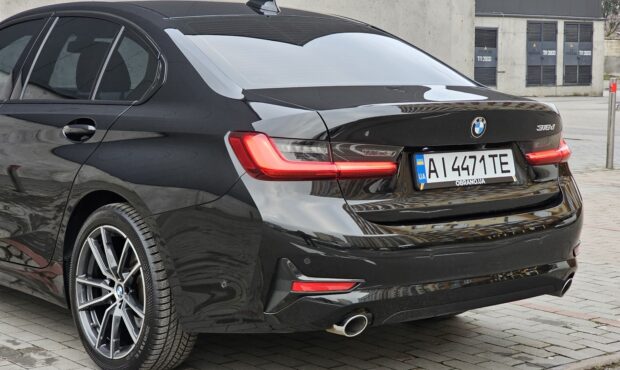 Миниатюра 19 BMW 3 2022/2024