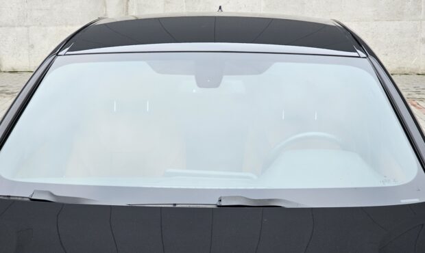 Миниатюра 20 BMW 3 2022/2024