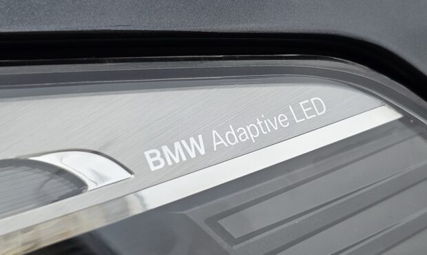 Миниатюра 23 BMW M550i xDrive 2019 4.4