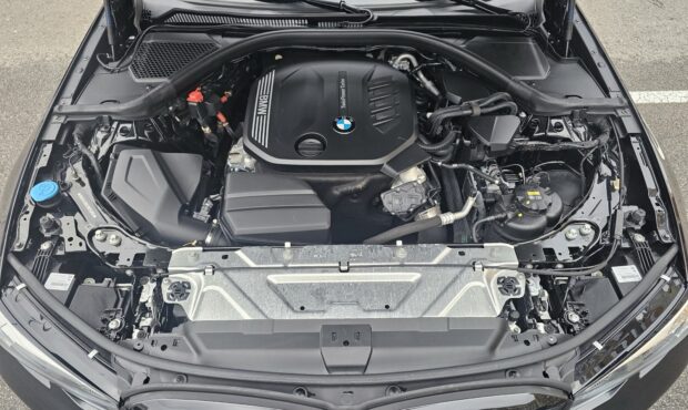 Миниатюра 22 BMW 3 2022/2024