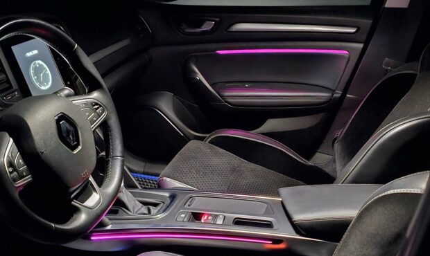 Миниатюра 24 Renault Megane 2018