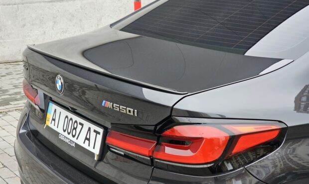 Миниатюра 24 BMW M550i xDrive 2019 4.4