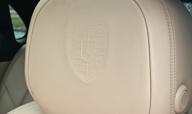 Мініатюра 26 Porsche Cayenne 2018