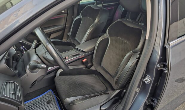 Миниатюра 25 Renault Megane 2018