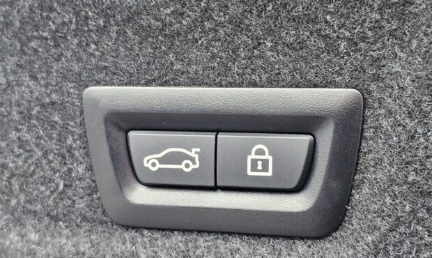 Миниатюра 24 BMW 3 2022/2024