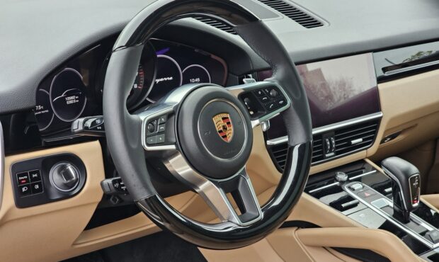 Мініатюра 28 Porsche Cayenne 2018