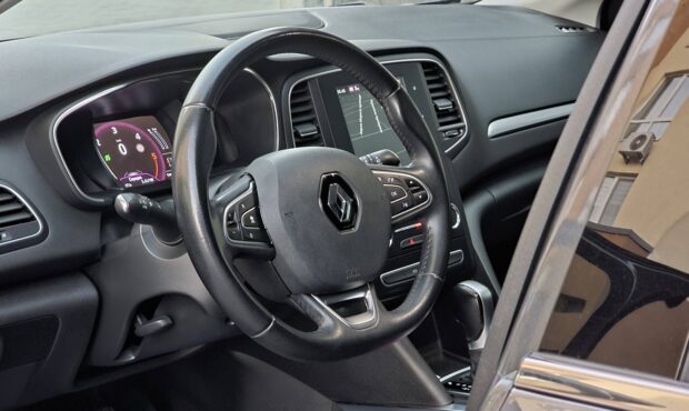 Миниатюра 27 Renault Megane 2018