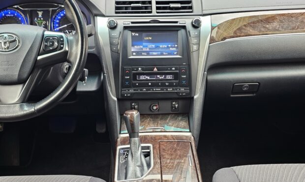 Мініатюра 28 Toyota Camry 2017