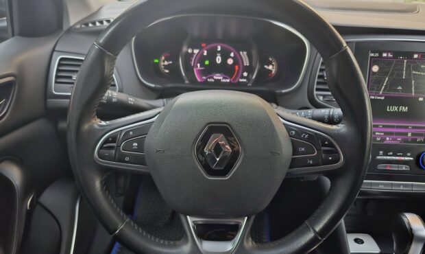 Миниатюра 30 Renault Megane 2018