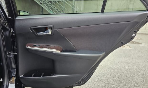 Мініатюра 33 Toyota Camry 2017