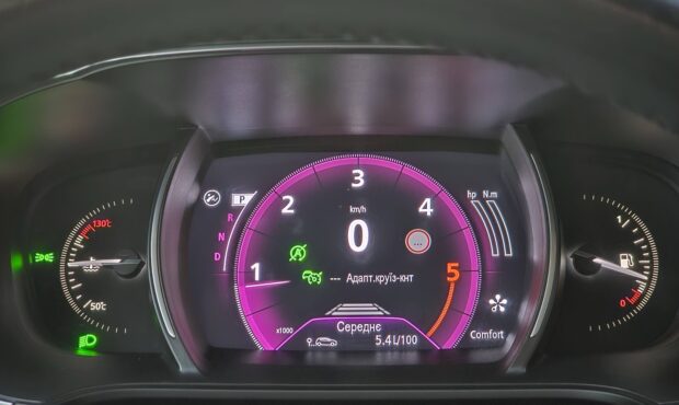 Миниатюра 31 Renault Megane 2018