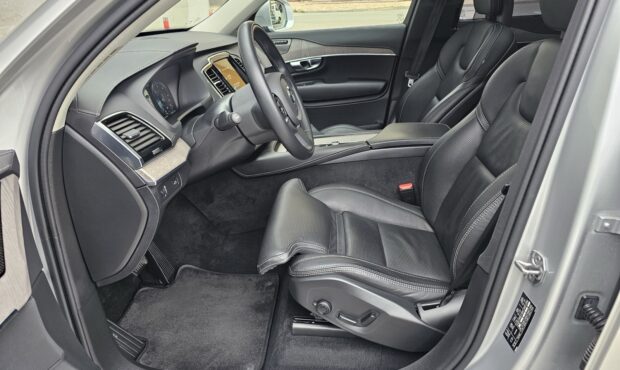 Мініатюра 35 Volvo XC90 2021