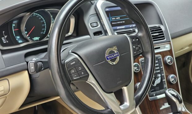 Мініатюра 36 Volvo XC60 2013