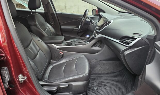 Мініатюра 38 Chevrolet Volt 2016 Plug-in Hybrid