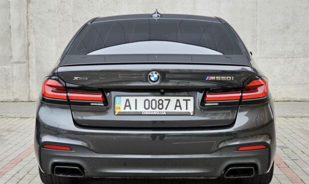 Миниатюра 4 BMW M550i xDrive 2019 4.4