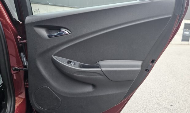 Мініатюра 41 Chevrolet Volt 2016 Plug-in Hybrid