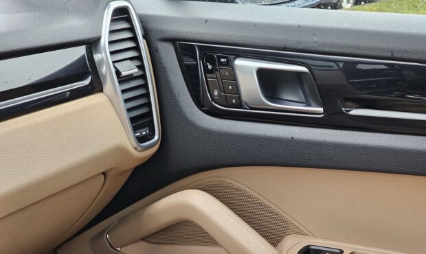 Мініатюра 41 Porsche Cayenne 2018