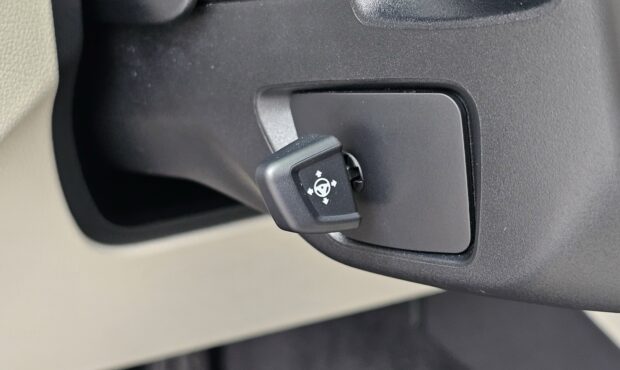 Миниатюра 43 BMW M550i xDrive 2019 4.4