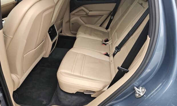 Мініатюра 48 Porsche Cayenne 2018