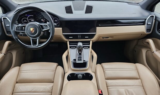 Мініатюра 49 Porsche Cayenne 2018