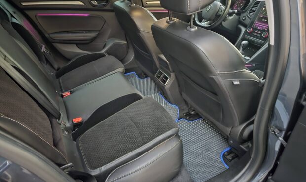 Миниатюра 50 Renault Megane 2018