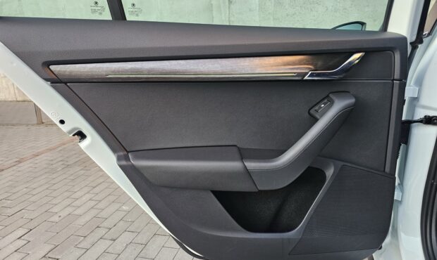 Мініатюра 54 Skoda Octavia Scout 2017