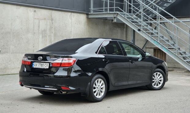 Мініатюра 5 Toyota Camry 2017