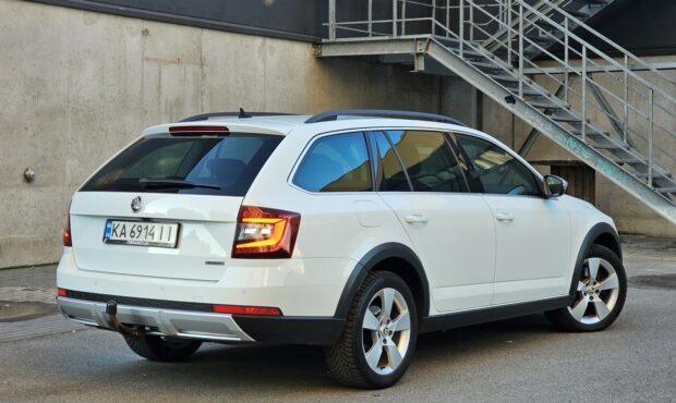 Мініатюра 5 Skoda Octavia Scout 2017