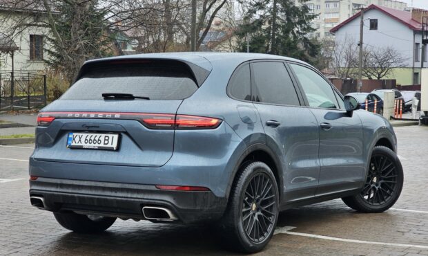 Мініатюра 5 Porsche Cayenne 2018