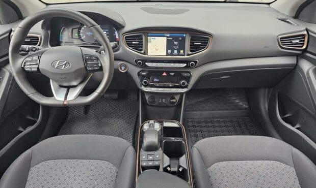 Мініатюра 48 Hyundai Ioniq Electric