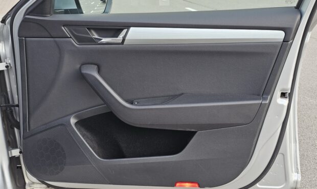 Миниатюра 50 Skoda Superb 2016