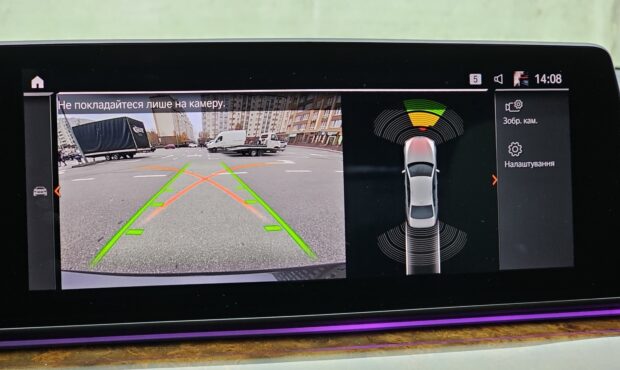 Миниатюра 57 BMW M550i xDrive 2019 4.4