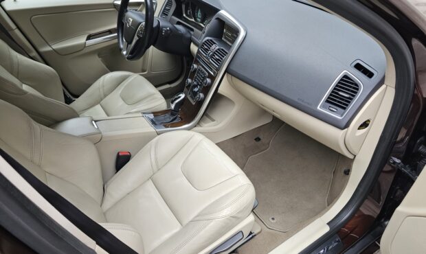 Мініатюра 57 Volvo XC60 2013