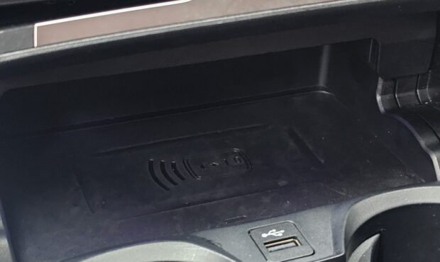 Миниатюра 56 BMW 3 2022/2024