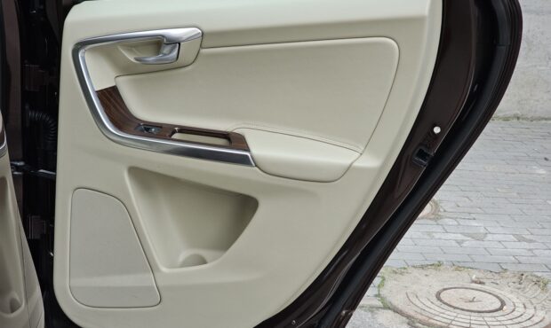 Мініатюра 59 Volvo XC60 2013