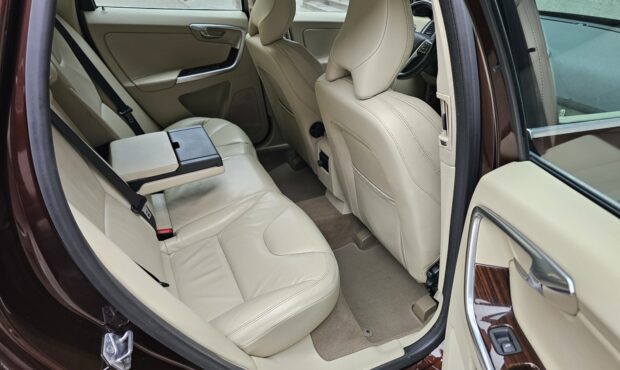 Мініатюра 60 Volvo XC60 2013