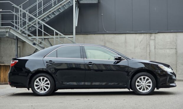 Мініатюра 6 Toyota Camry 2017