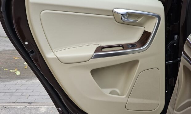 Мініатюра 61 Volvo XC60 2013