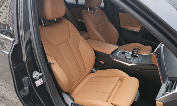 Миниатюра 62 BMW 3 2022/2024